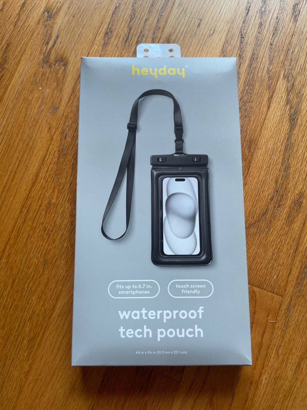 NWT Heyday waterproof phone case holder with lanyard